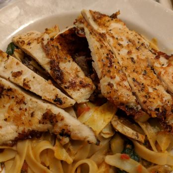Elmo's Diner - Fettuccini with mushroom and chicken - Diners Near Me - Durham, North Carolina