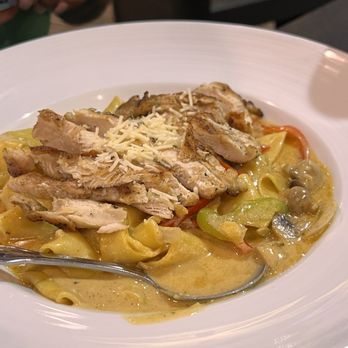 2800 Kitchen & Lounge - Pasta with Chicken - New American Near Me - San Pedro, California