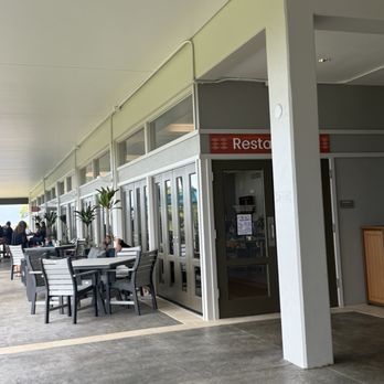 Pearl at Kalauao - Outside seating - Breakfast & Brunch Near Me - Aiea, Hawaii Pearl at Kalauao - Outside seating - Breakfast & Brunch Near Me - Aiea, Hawaii