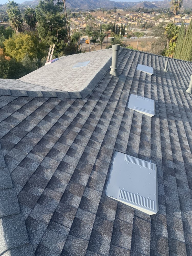 Slide of Aqua MG Roofing and Painting