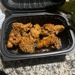 No sauce on my sweet and spicy wings No sauce on my sweet and spicy wings