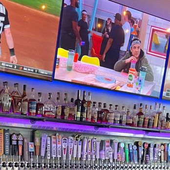 Yard Dawgs Beer Garden - Beer Gardens Near Me - Murphy, Texas