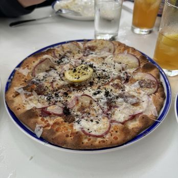 Mandolin Aegean Bistro - Flatbread - Mediterranean Near Me - Miami, Florida