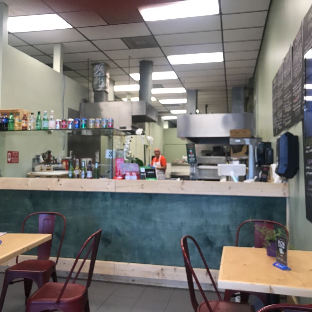 Mazza Pizzeria - Open kitchen where you get to see the pie being made. - Pizza Near Me - Doral, Florida