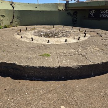 Ridge Battery - Here is one of 2 anti-aircraft gun bases. - Landmarks & Historical Buildings Near Me - Mill Valley, California