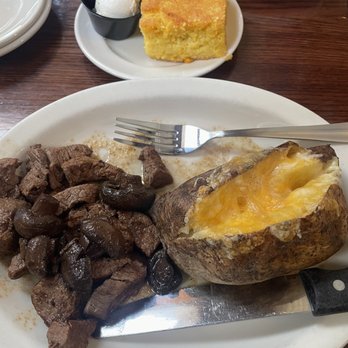 deSha's - Maysville - steak, potatoes, and a baked potato - Bars Near Me - Maysville, Kentucky