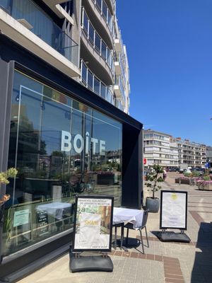 BOÎTE by null