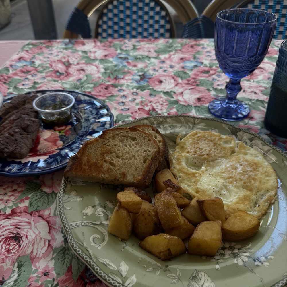 Lady Byrd Cafe - Steak and eggs - New American Near Me - Los Angeles, California Lady Byrd Cafe - Steak and eggs - New American Near Me - Los Angeles, California