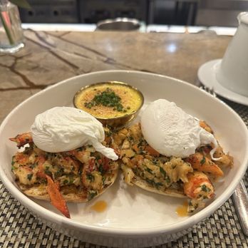 Treadwell - Lobster Benny - Canadian (New) Near Me - Niagara-on-the-Lake, Ontario Treadwell - Lobster Benny - Canadian (New) Near Me - Niagara-on-the-Lake, Ontario