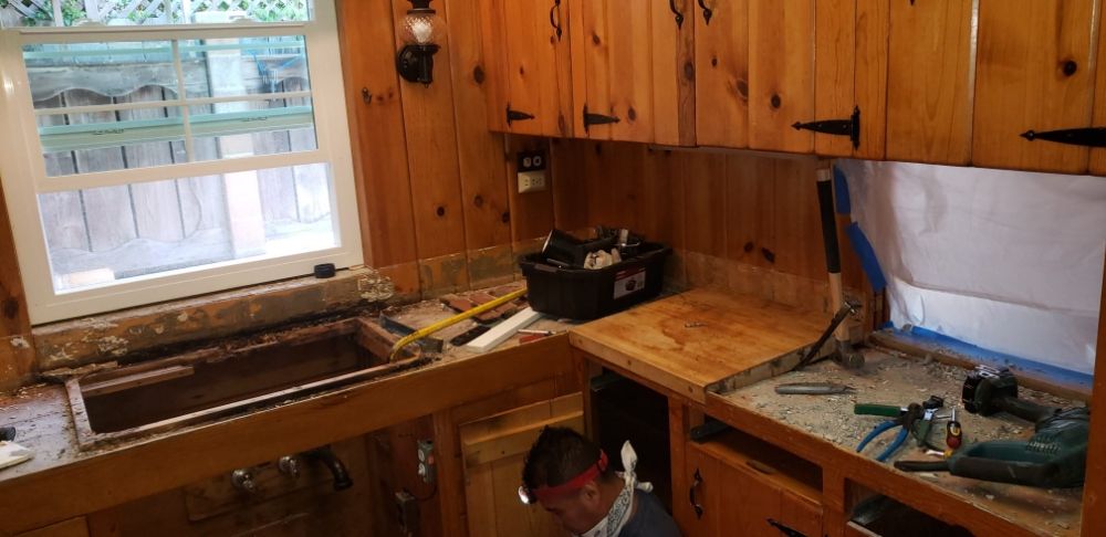 Slide of WR Solutions and Remodeling