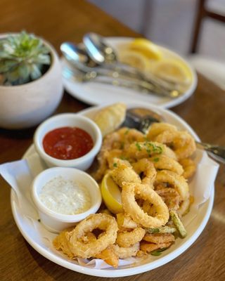 MoMo's by null