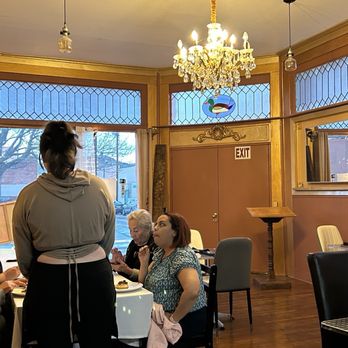 La Vie Est Un Bistro - A gorgeous intimate space inside. - French Near Me - Silver City, New Mexico La Vie Est Un Bistro - A gorgeous intimate space inside. - French Near Me - Silver City, New Mexico