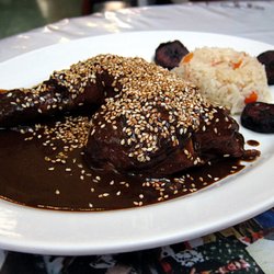 La Casa de Frida - Pollo con mole poblano