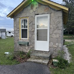 Rock Cabin Camping - Cabin