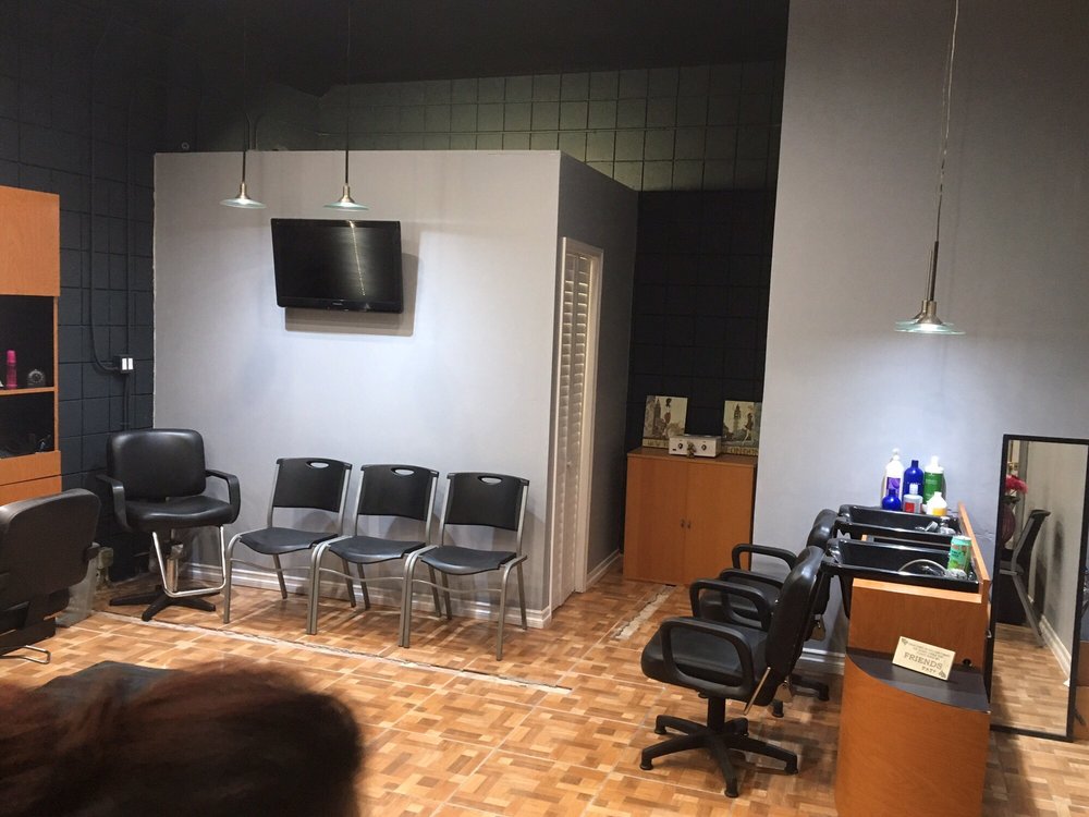 Crystal's Beauty Lounge Logo