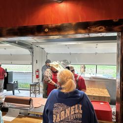 Dundee Mountain BBQ and Brew House - Order at the pit