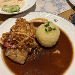 Gaststätte Haus Göttfried - Krautwickel mit Kloß und Beilagensalat