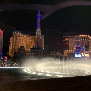 Lago - Fountain show! - Italian Near Me - Las Vegas, Nevada