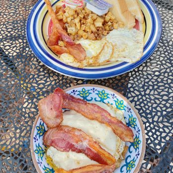The Cracked Mug Coffee House - Breakfast plate and breakfast bowl - Coffee & Tea Near Me - Helotes, Texas The Cracked Mug Coffee House - Breakfast plate and breakfast bowl - Coffee & Tea Near Me - Helotes, Texas