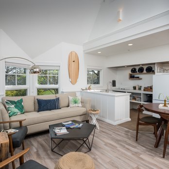 The Viewpoint Hotel - 101 Living Room - Hotels Near Me - York Beach, Maine