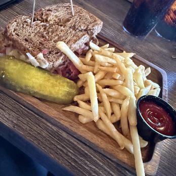 Saddle Mountain Brewing Company - Reuben - Bars Near Me - Goodyear, Arizona