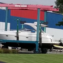 Winter Harbor Marina - Large hoist facilities