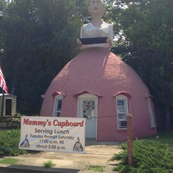 Mammy's Cupboard - How can you not stop at a ace that looks this weird? - American Near Me - Natchez, Mississippi
