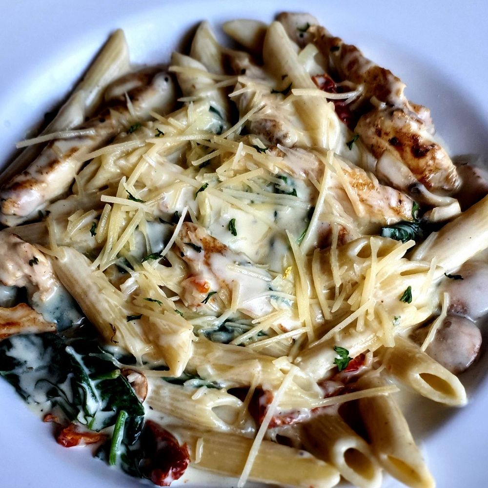 Chophouse 101 - Creamy Penne pasta with chicken, lunch $12 - American Near Me - Kannapolis, North Carolina