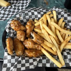 RV Pub & Grill - Chicken wings