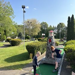 Fairways Mini Golf & Batting Cages