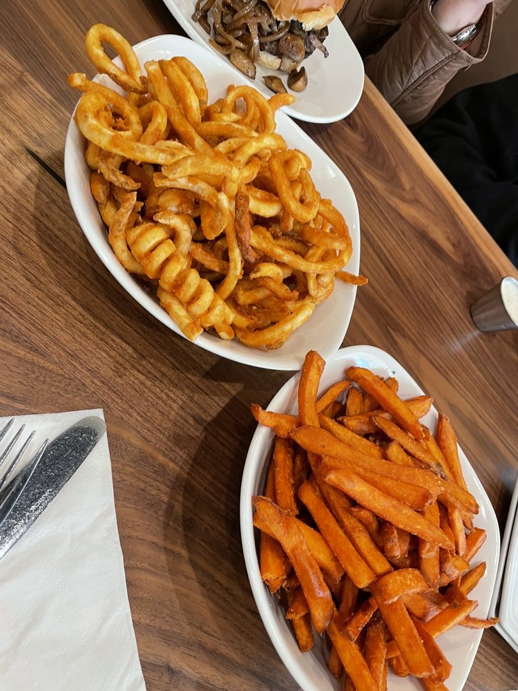 BARNEY’S GOURMET HAMBURGERS 31 Photos & 53 Reviews 4776 Commons Way