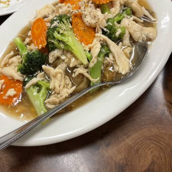 Vientian Cafe - Lad Nah with chicken - Vietnamese Near Me - Oakland, California Vientian Cafe - Lad Nah with chicken - Vietnamese Near Me - Oakland, California