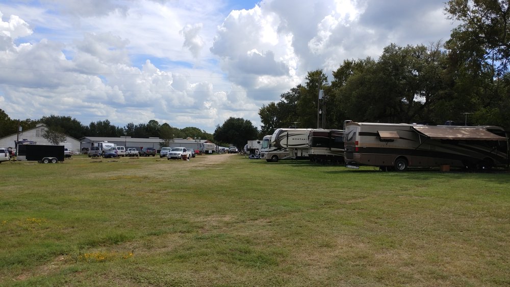 ROUND TOP ROLL UP RV PARK Updated September 2024 550 N Washington
