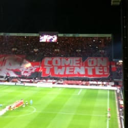 De Grolsch Veste - Sfeeractie op Vak P bij Twente-Ajax