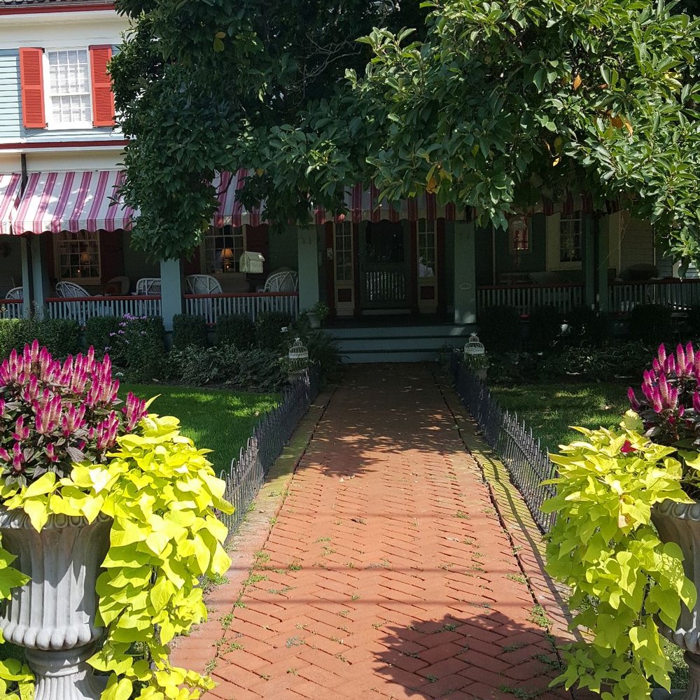 Main Street Manor - The front walkway to the Main Street Manor. - Bed & Breakfast Near Me - Flemington, New Jersey