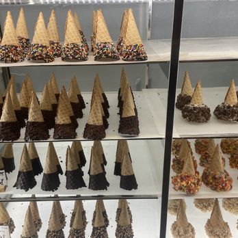 Emack & Bolio's Fort Greene - Fun cones - Ice Cream & Frozen Yogurt Near Me - Brooklyn, New York