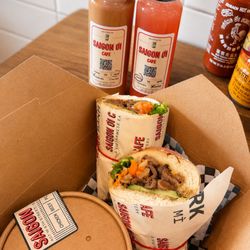 Saigon Oi Cafe - Phở'rench dip banh mi box