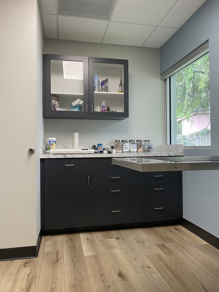 HEIGHTS VETERINARY CLINIC Updated October 2024 3400 N Florida Ave