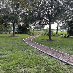 Suseda Park - Natural walkway
