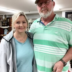 Acme Antique Market - Sweet and Friendly Customers! Yes!