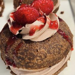 Heidi Ho Donuts - Donuts,muffins,cookies,cinnamon rolls,mini cakes ,breakfast pizza rolls