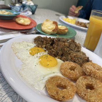 Deb's Bristol Diner - Diners Near Me - Bristol, Maine