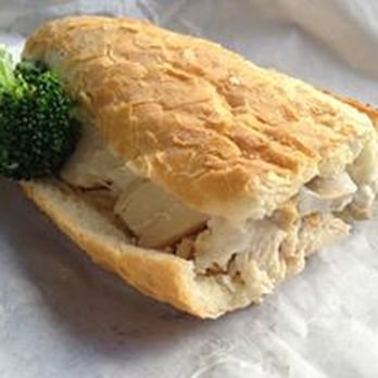 Le Diplomate Cafe - chicken broccoli mushroom - Bakeries Near Me - Irvine, California