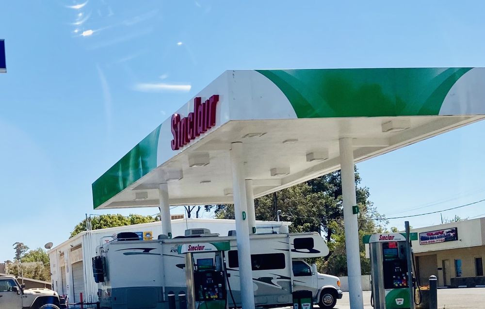 SINCLAIR Updated September 2024 1095 E Tulare Ave, Tulare