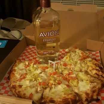 Vino's Pizza - Fantastic Pizza. We got takeout and the crust is crispy! Chicken with roasted garlic was our choice. Perfection! - Pizza Near Me - Carson City, Nevada Vino's Pizza - Fantastic Pizza. We got takeout and the crust is crispy! Chicken with roasted garlic was our choice. Perfection! - Pizza Near Me - Carson City, Nevada