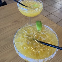The Buck Stops Here Market & Eatery - Spicy mango margaritas