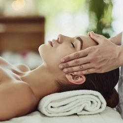 Beyou Bodycontour - Bbglow facial with light micro needling using different serums to enhance beauty