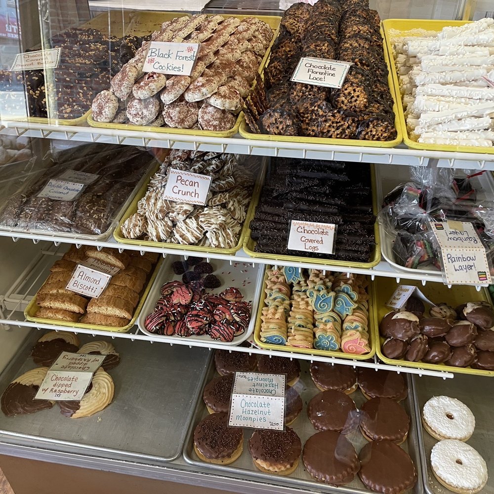 New Palace Bakery - Yummy treats - Bakeries Near Me - Hamtramck, Michigan New Palace Bakery - Yummy treats - Bakeries Near Me - Hamtramck, Michigan