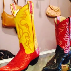 Dubai Boutique & Salon - Cow boy boots