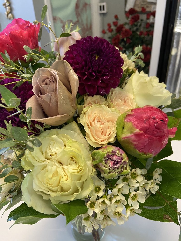 NANCY KRAUSE FLORAL DESIGN AND GARDEN ANTIQUES Updated September 2024